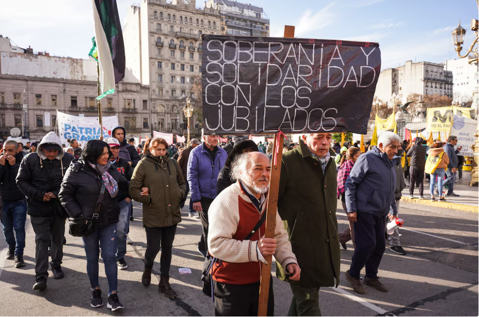 Organizaciones sociales y sindicales marchan contra el Gobierno en una nueva convocatoria multisectorial