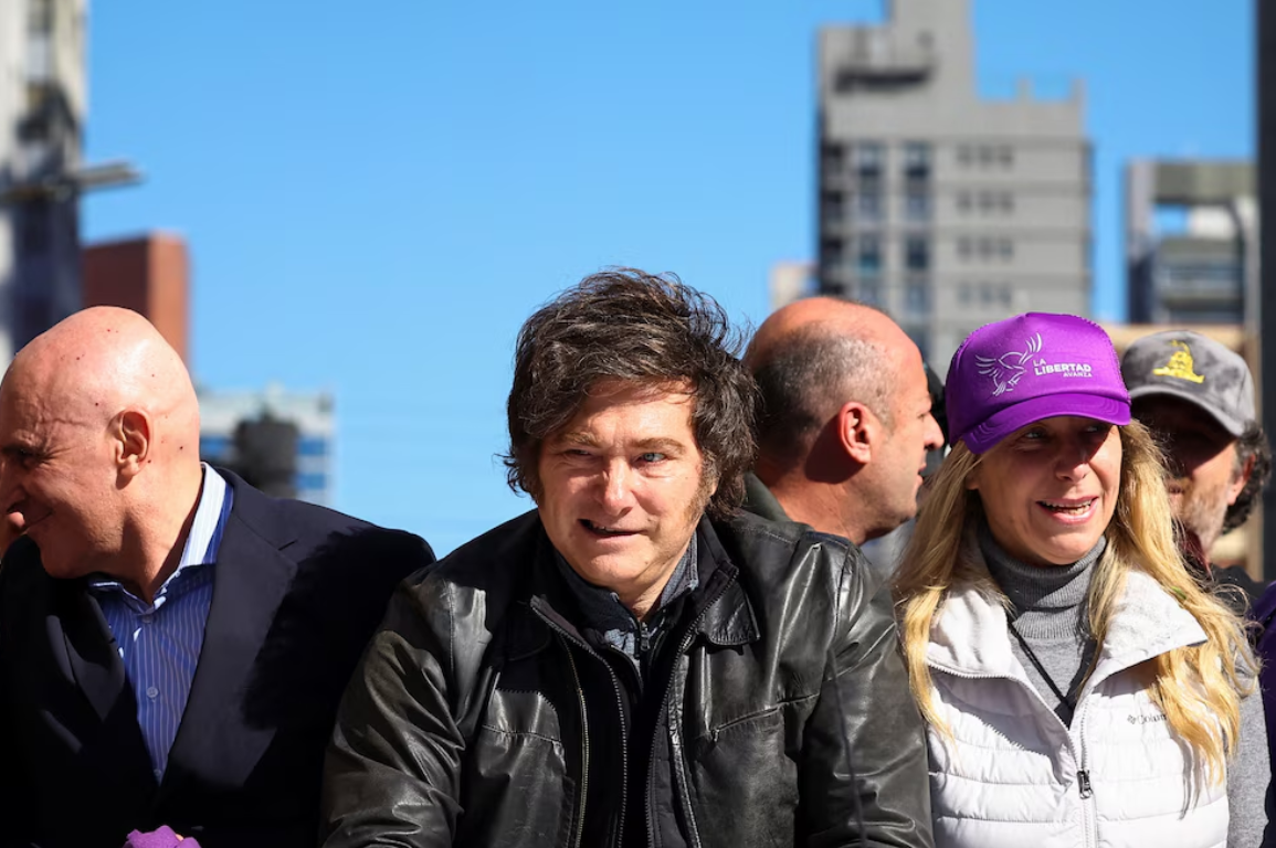 Denuncias cruzadas por  los incidentes  en la caravana de Javier Milei en Lomas de Zamora