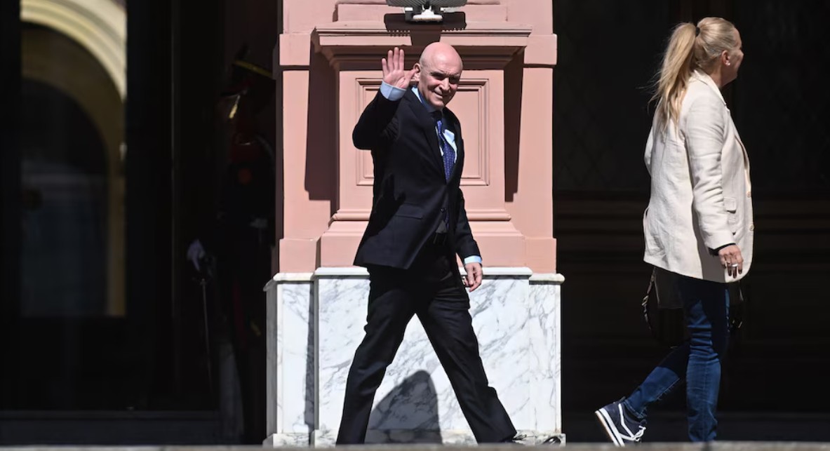 La Libertad Avanza formalizó la renuncia de José Luis Espert y pidió reemplazarlo por Diego Santilli