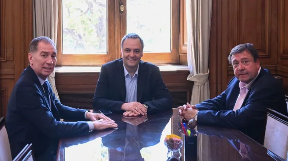 El Gobierno acelera negociaciones con gobernadores para asegurar apoyo al Presupuesto 2026