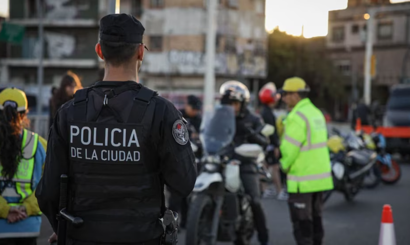 La Ciudad retirará la licencia de conducir a quienes cometan delitos con motos o autos