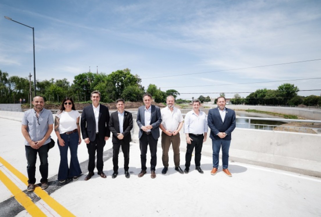 Axel Kicillof inauguró el nuevo puente Gogna en Luján y apuntó contra el Gobierno nacional