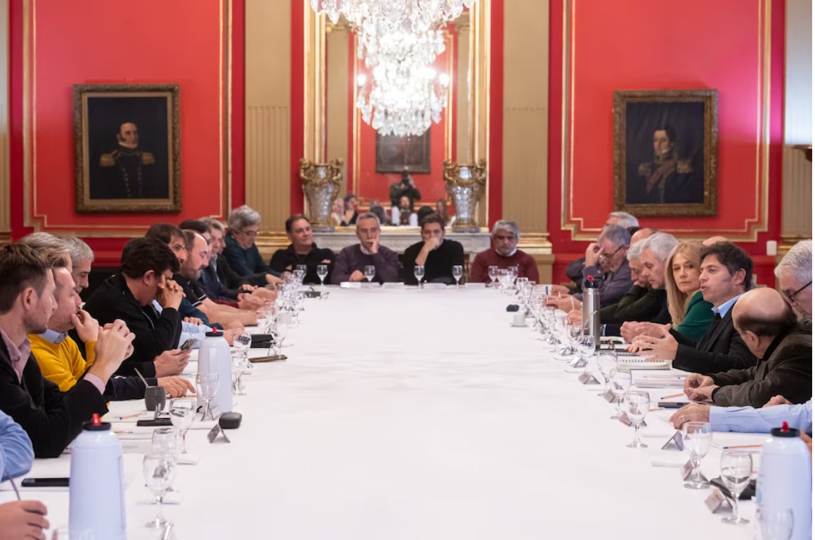 Máximo Kirchner propuso que Axel Kicillof presida el PJ bonaerense para desactivar la interna