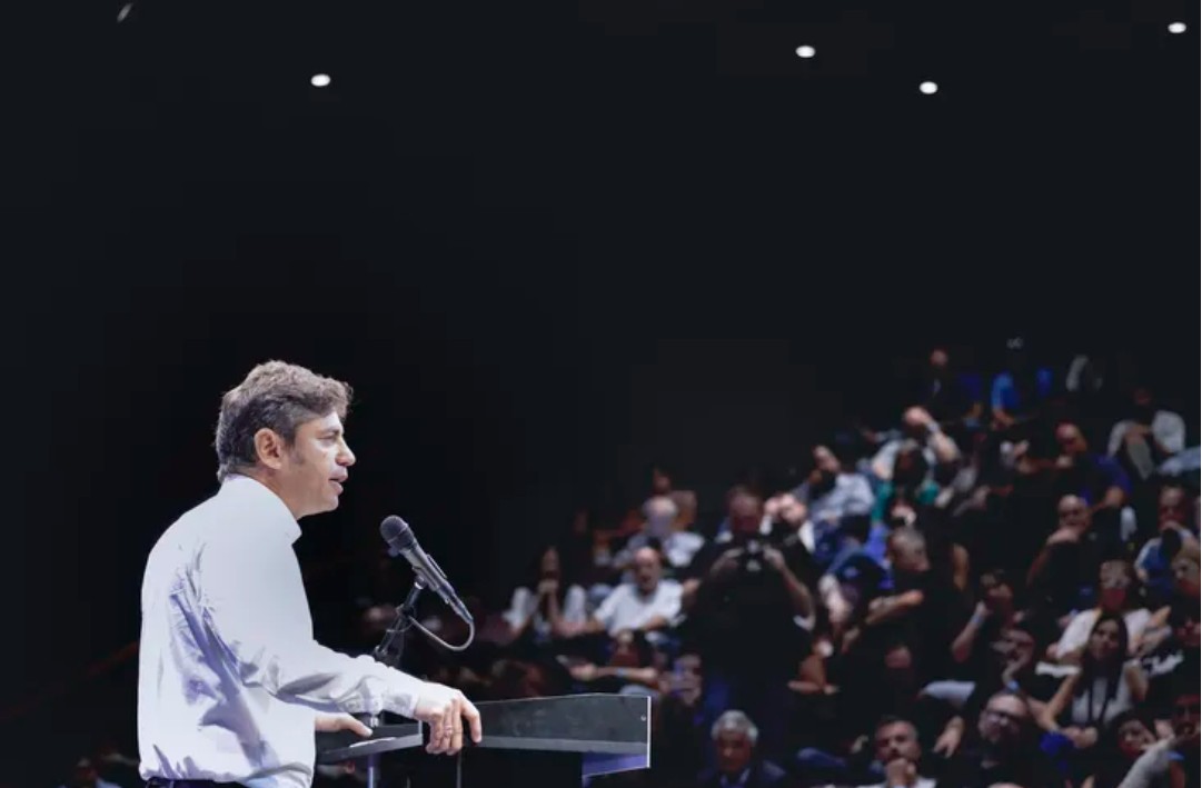 Axel Kicillof lanzó el Movimiento Derecho al Futuro en CABA y proyecta su armado hacia 2027