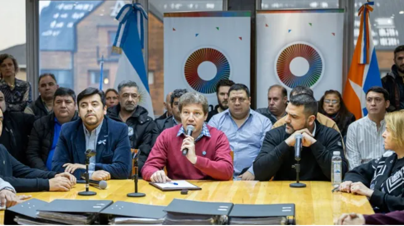 Interna peronista y crisis económica tensan el escenario en Tierra del Fuego de cara a 2027