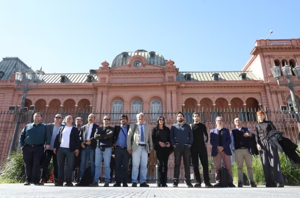 El Gobierno reabre la sala de prensa en Casa Rosada tras el amparo judicial y la presión política