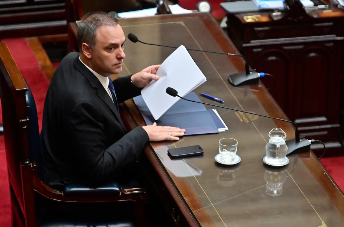 La declaración jurada de Adorni desató una crisis política: críticas de la oposición, el PRO y sectores del oficialismo