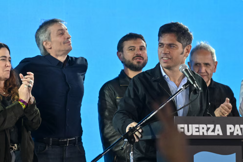 El velorio del Indio Solari abrió un canal de diálogo entre Máximo Kirchner y Axel Kicillof