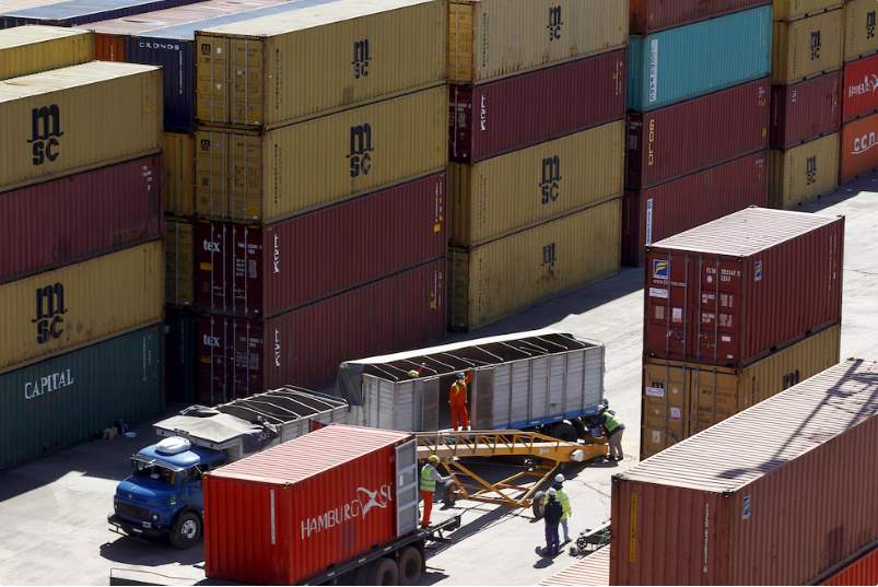 Balanza comercial: Argentina acumuló un superávit de u$s16.080 millones hasta julio, pero la inversión enciende una señal de alerta