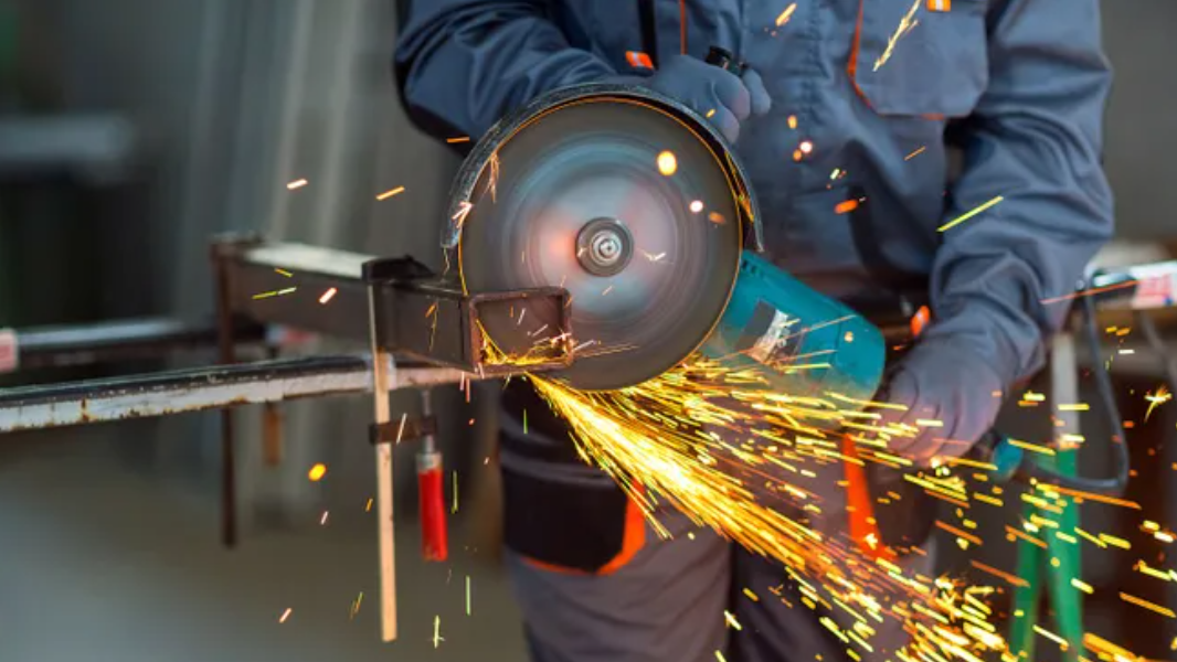 La industria sigue estancada y acumula una caída de casi 2% en 2026