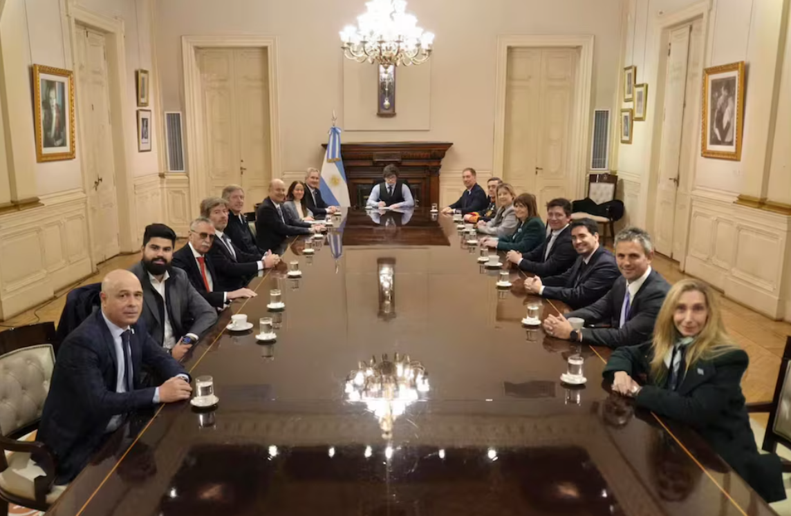 Milei reunió al Gabinete y prepara una semana clave en el Congreso: Presupuesto, reforma electoral y proyectos incómodos