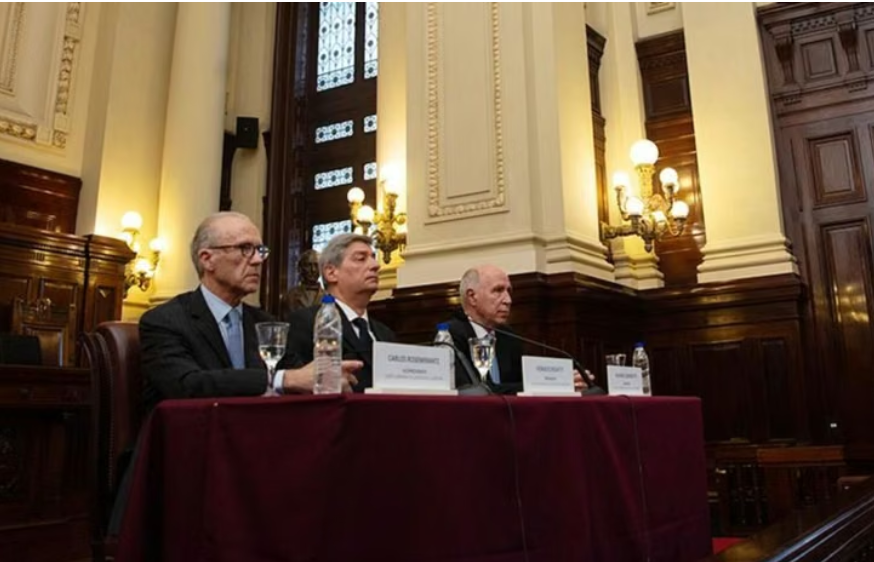 La Corte Suprema suspendió la derogación de la Ley de Tierras y volvió a limitar la venta a extranjeros